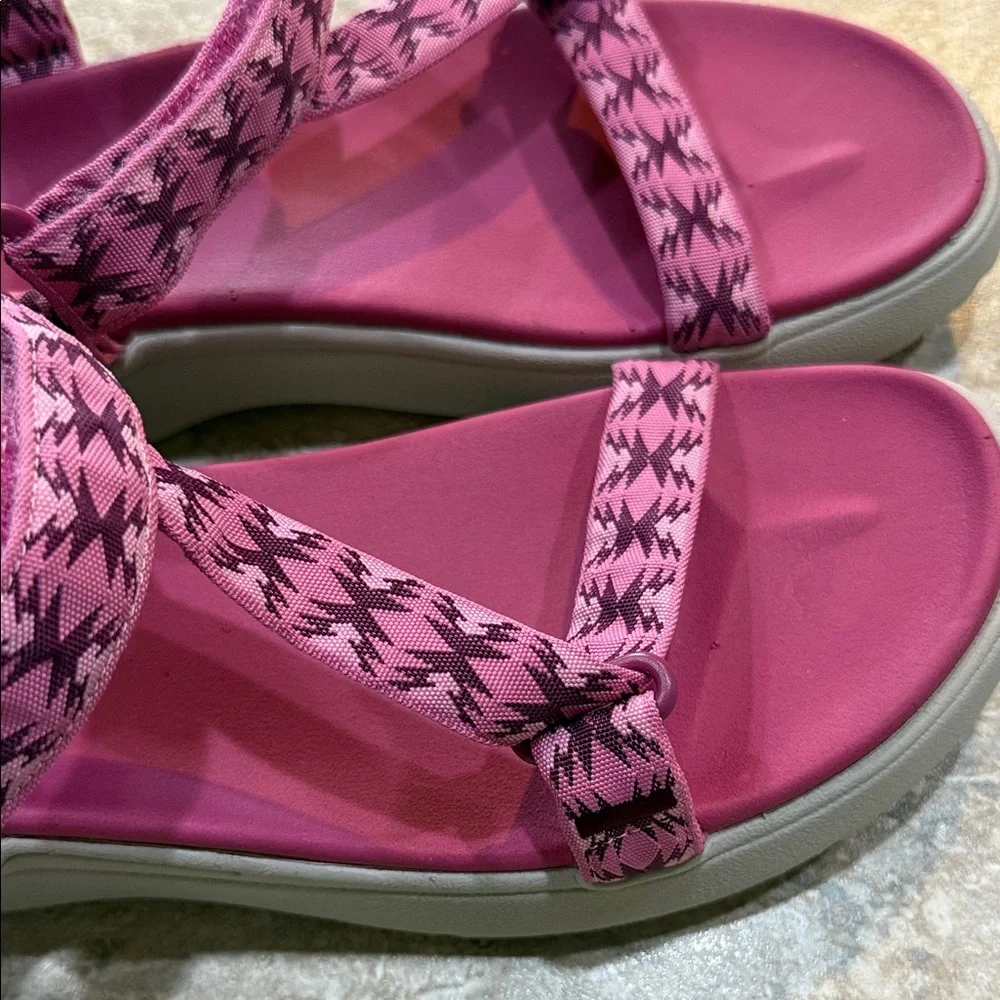 Mykos Women's Solstice Sandals in Fuchsia Strappy Comfort Sandals - Picture 6 of 9